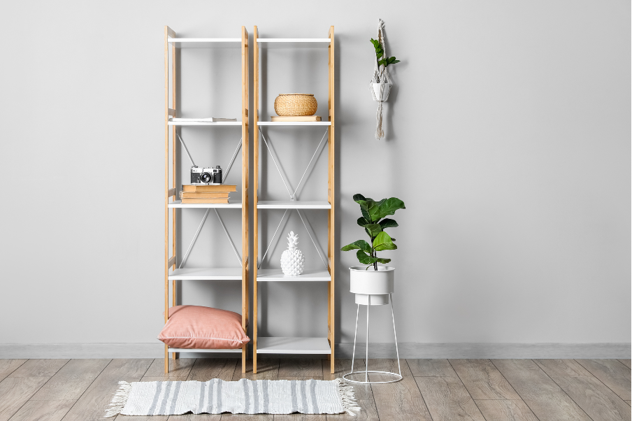 funkcionāls home4you plaukts novietots priekšnamā